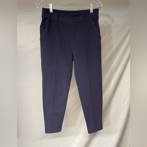 Women’s Size 4 Lululemon cropped slacks (navy)